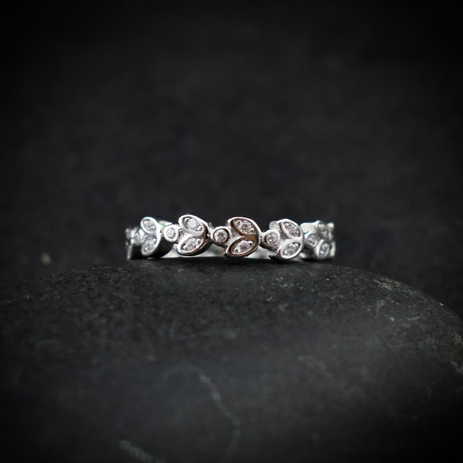 Leaf ring band, size 6 US, Cubic zirconia stone and 925 sterling silver ring, Unique handmade birthday gift, Wedding ring for bride