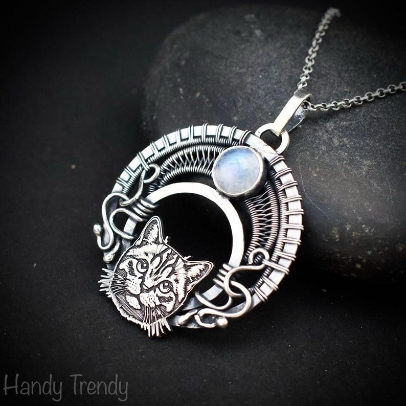 American shorthair cat pendant, 925 sterling silver and rainbow moonstone necklace, Animal jewelry, Unique handmade one of a kind necklace