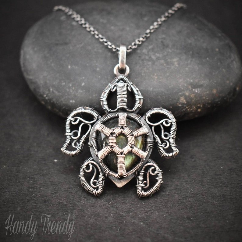 Sea turtle pendant, 925 sterling silver jewelry, Green labradorite necklace, Unique handmade gift for Her Mom Sister Friend, Sea animals