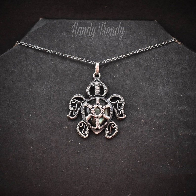 Sea turtle pendant, 925 sterling silver jewelry, Green labradorite necklace, Unique handmade gift for Her Mom Sister Friend, Sea animals