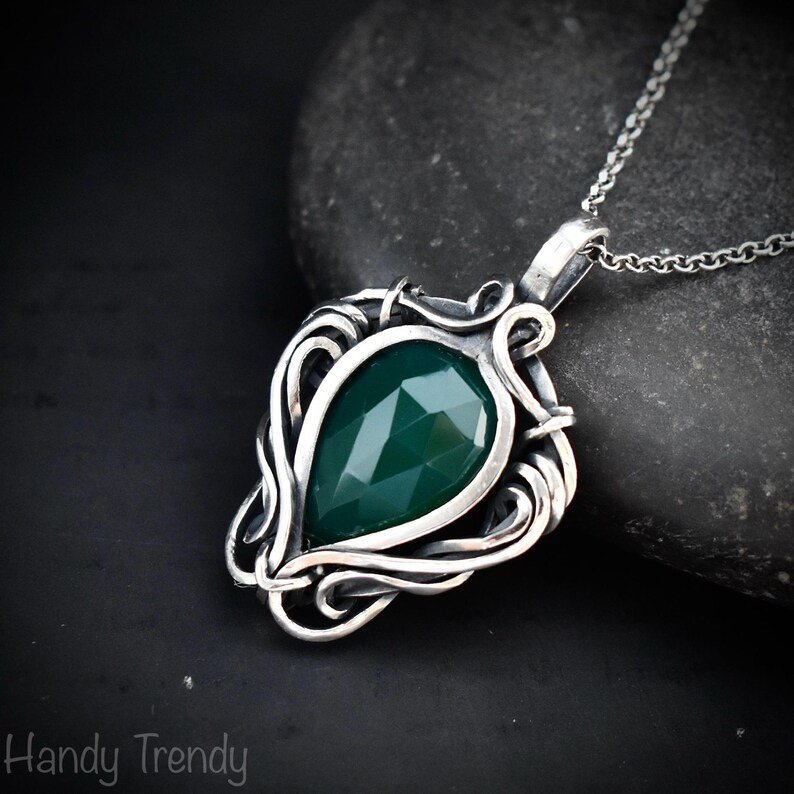 Green onyx free flow pendant, 925 sterling silver Wire wrapped jewelry, Unique handmade gift, Artisan necklace, One of a kind piece