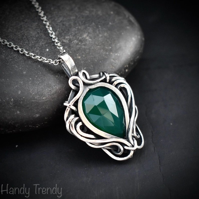 Green onyx free flow pendant, 925 sterling silver Wire wrapped jewelry, Unique handmade gift, Artisan necklace, One of a kind piece