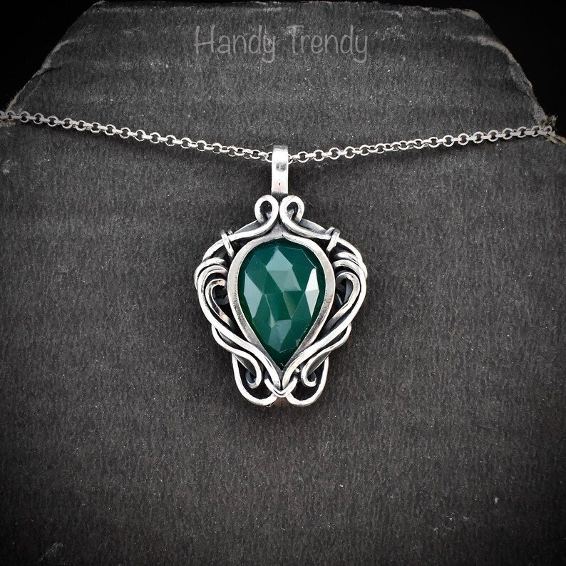 Green onyx free flow pendant, 925 sterling silver Wire wrapped jewelry, Unique handmade gift, Artisan necklace, One of a kind piece