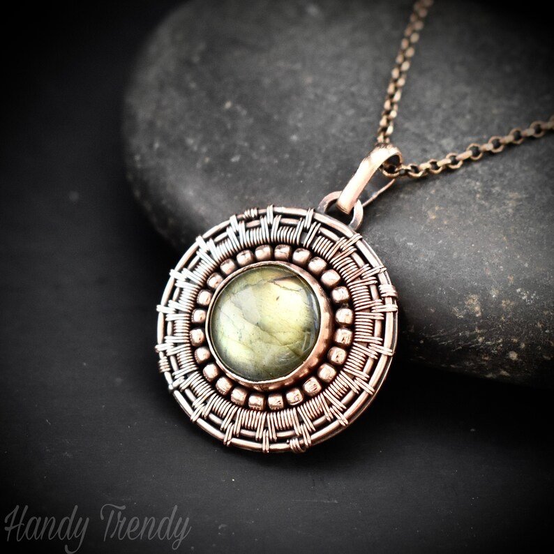 Green labradorite wheel pendant, Copper endless wire wrapped necklace, Unique handmade Gift, Artisan boho jewelry