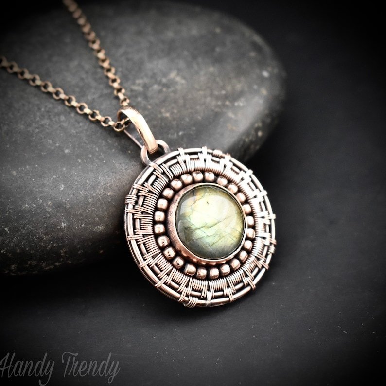 Green labradorite wheel pendant, Copper endless wire wrapped necklace, Unique handmade Gift, Artisan boho jewelry