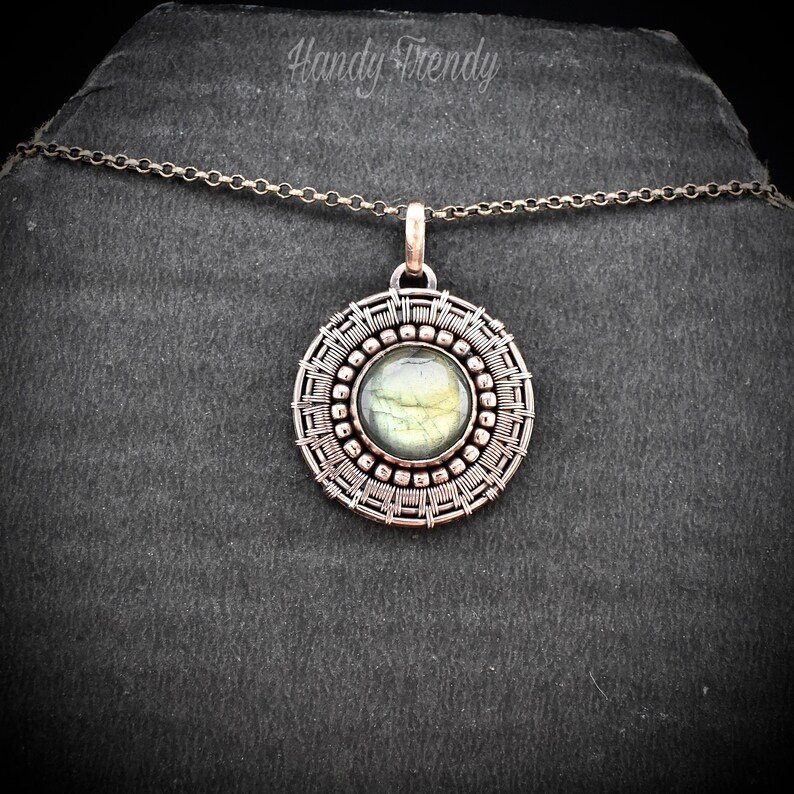 Green labradorite wheel pendant, Copper endless wire wrapped necklace, Unique handmade Gift, Artisan boho jewelry