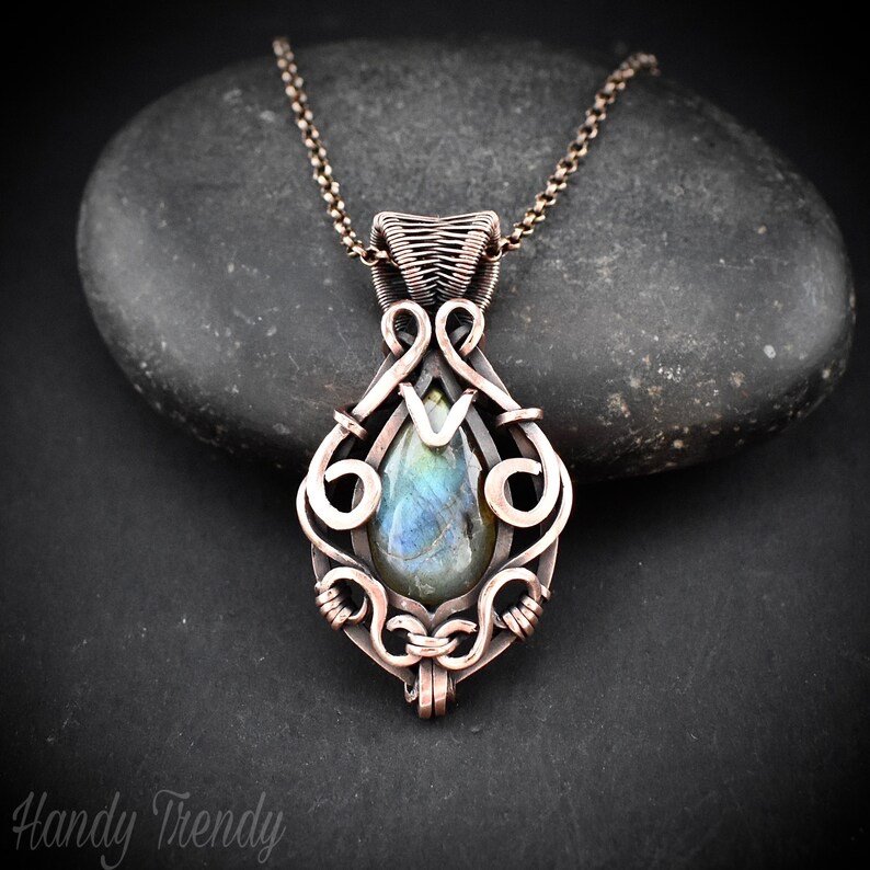 Blue flash labradorite pendant, Free-flow Copper Wire wrapped necklace, Unique handmade  gift, One of a kind artisan boho jewelry