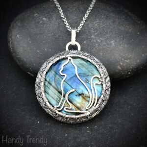 Cat pendant, Blue flash labradorite and 925 sterling silver wire wrapped necklacr, Unique handmade gifts, One of a kind animal jewelry