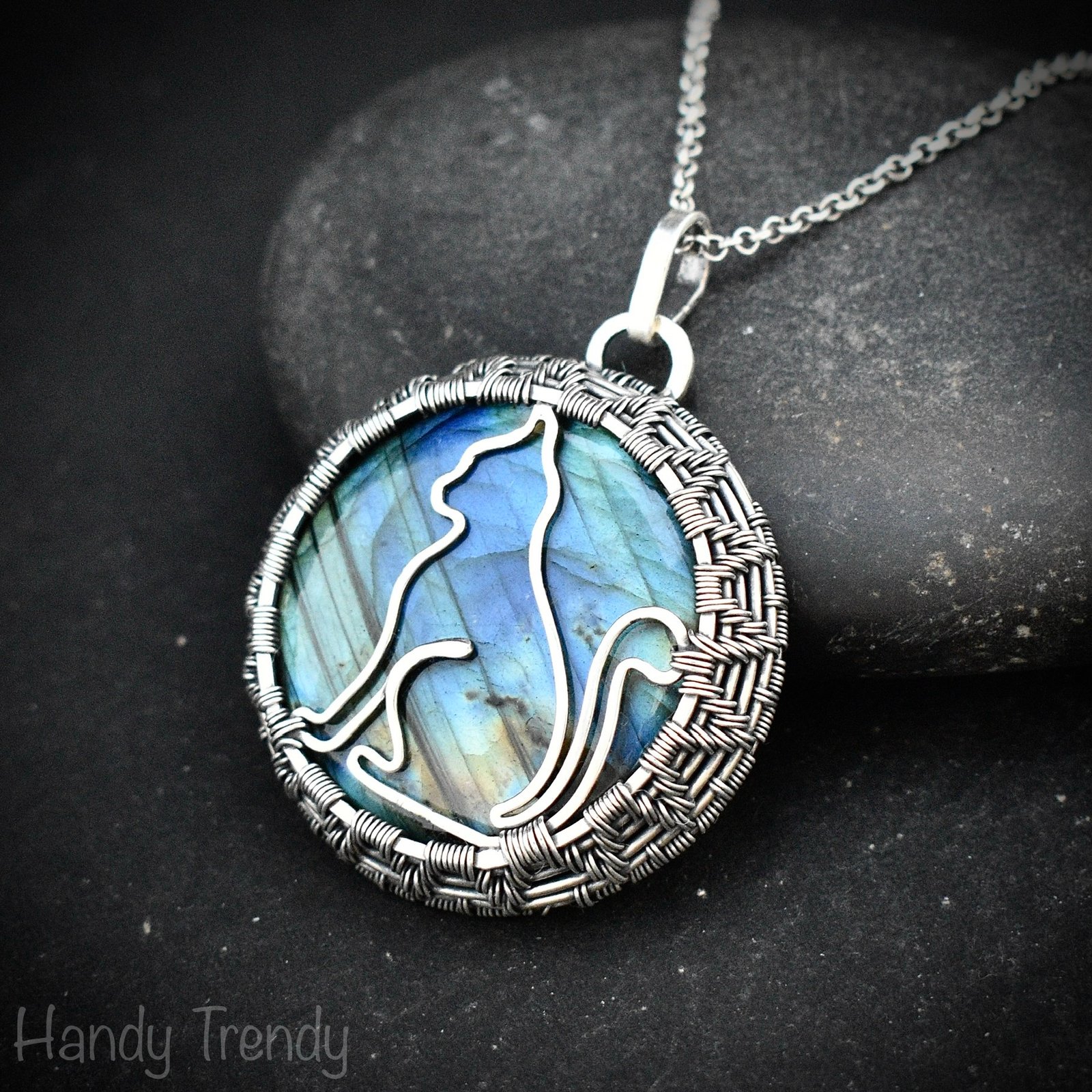 Cat pendant, Blue flash labradorite and 925 sterling silver wire wrapped necklacr, Unique handmade gifts, One of a kind animal jewelry