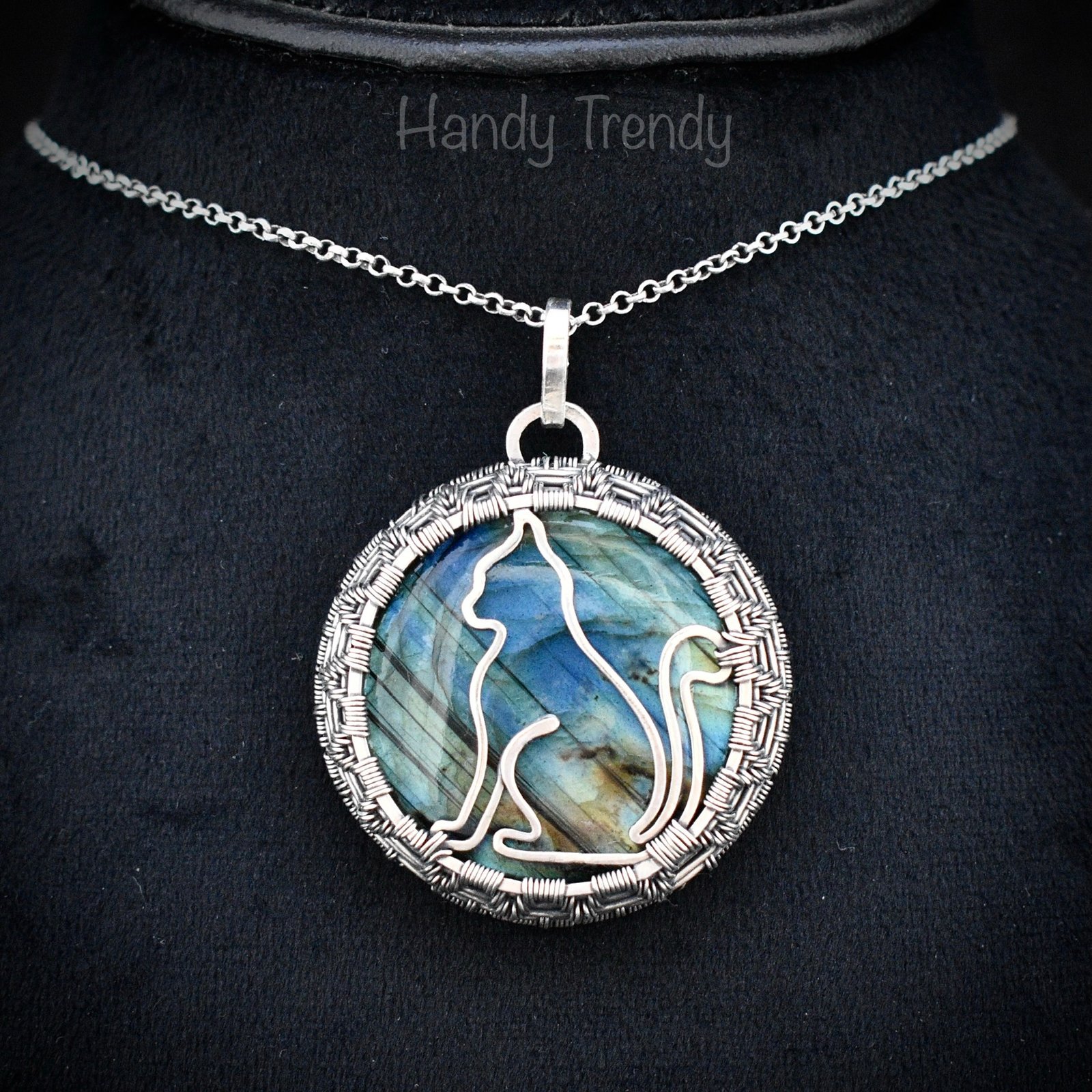 Cat pendant, Blue flash labradorite and 925 sterling silver wire wrapped necklacr, Unique handmade gifts, One of a kind animal jewelry